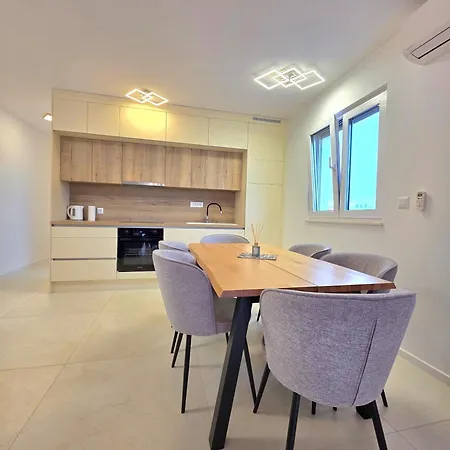 Adriatic Pearl Πανσιόν 3*
