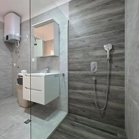 Πανσιόν Adriatic Pearl