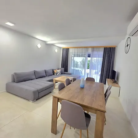 Adriatic Pearl 3*